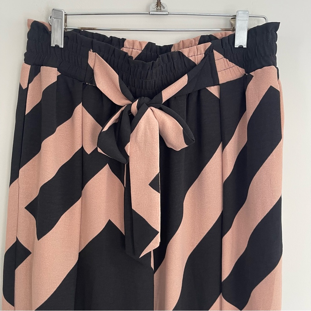 Lepunuo Black and Tan Geometric Wide-Leg Pants with Tie size M EUC - Picture 3 of 8